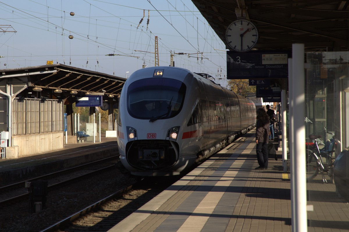 Der ICE nach Düsseldorf läuft in Riesa ein. 31.10.2015  13:29 Uhr.