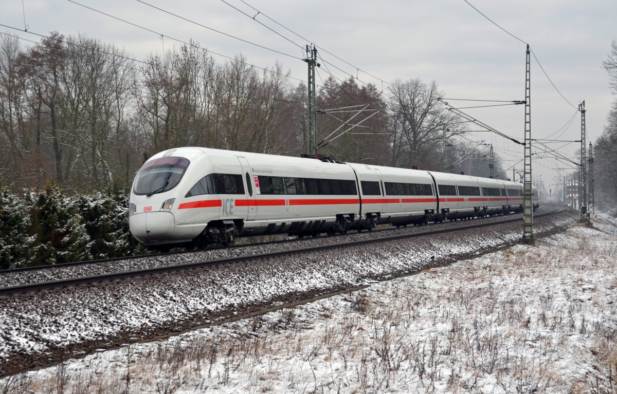 Der ICE  Neustadt an der Weinstrasse  passiert am 18.02.16 als ICE 1587 von Hamburg nach München Burgkemnitz.