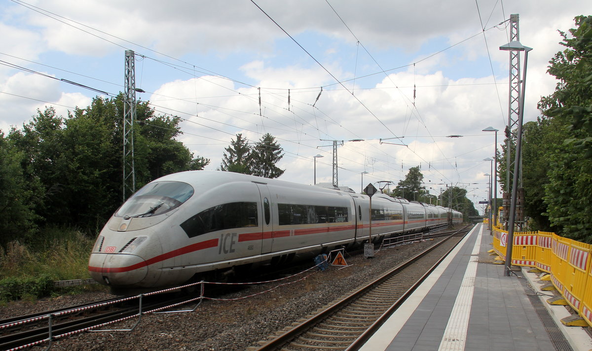 Der ICE3 DB aus Frankfurt am Main nach Brüssel-Süd kommt durch Kohlscheid als Umleiter aus Richtung Mönchengladbach,Herzogenrath und fährt in Richtung Aachen-West,Hbf und fährt die Kohlscheider-Rampe hoch. 
Aufgenommen von Bahnsteig 1 in Kohlscheid. 
Bei Sommerwetter am Nachmitag vom 7.7.2019.