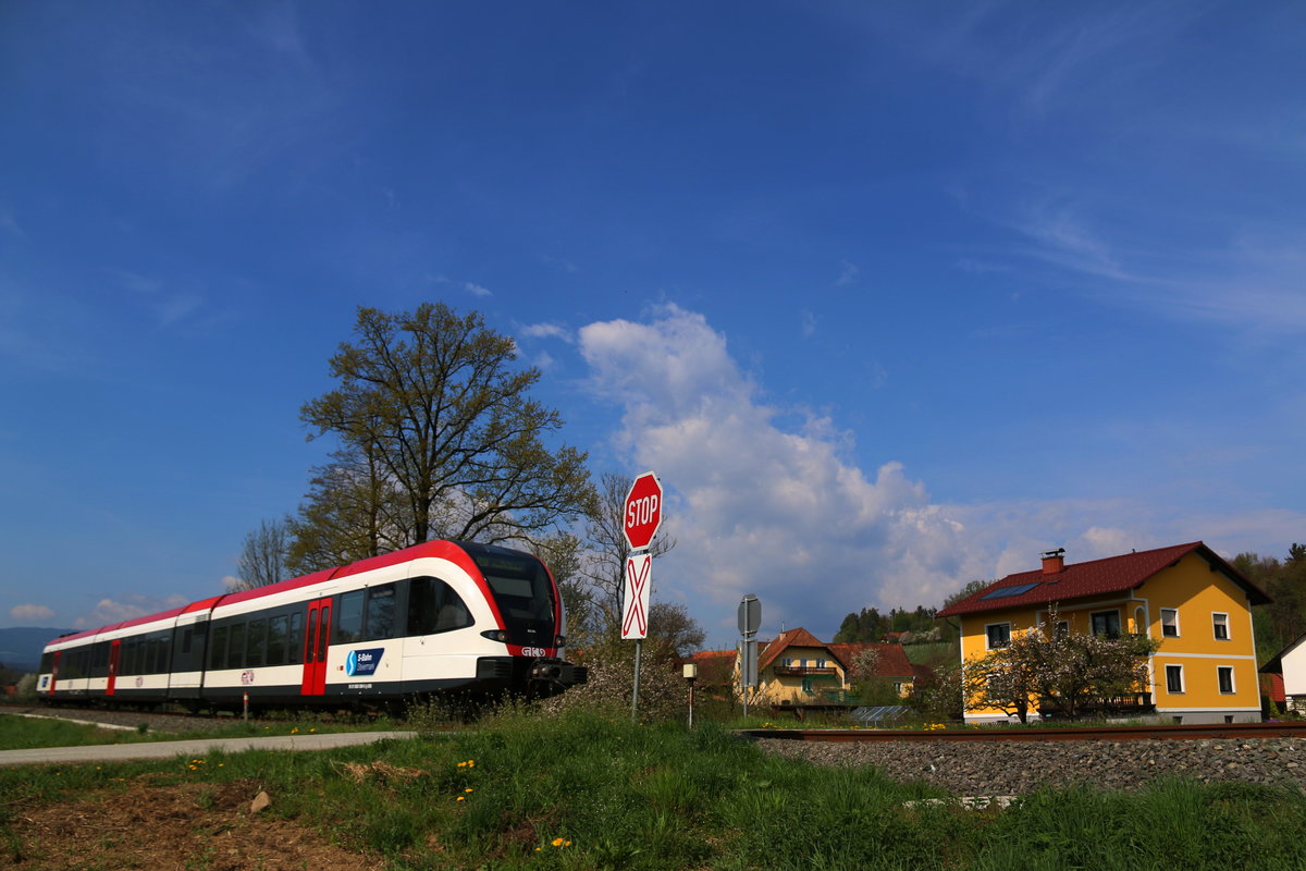 Der Karfreitag 14.04.2017 im Süden der Steiermark ,... 
VT63.06 verkehrt als R 8558 nach Graz Hauptbahnhof. 
