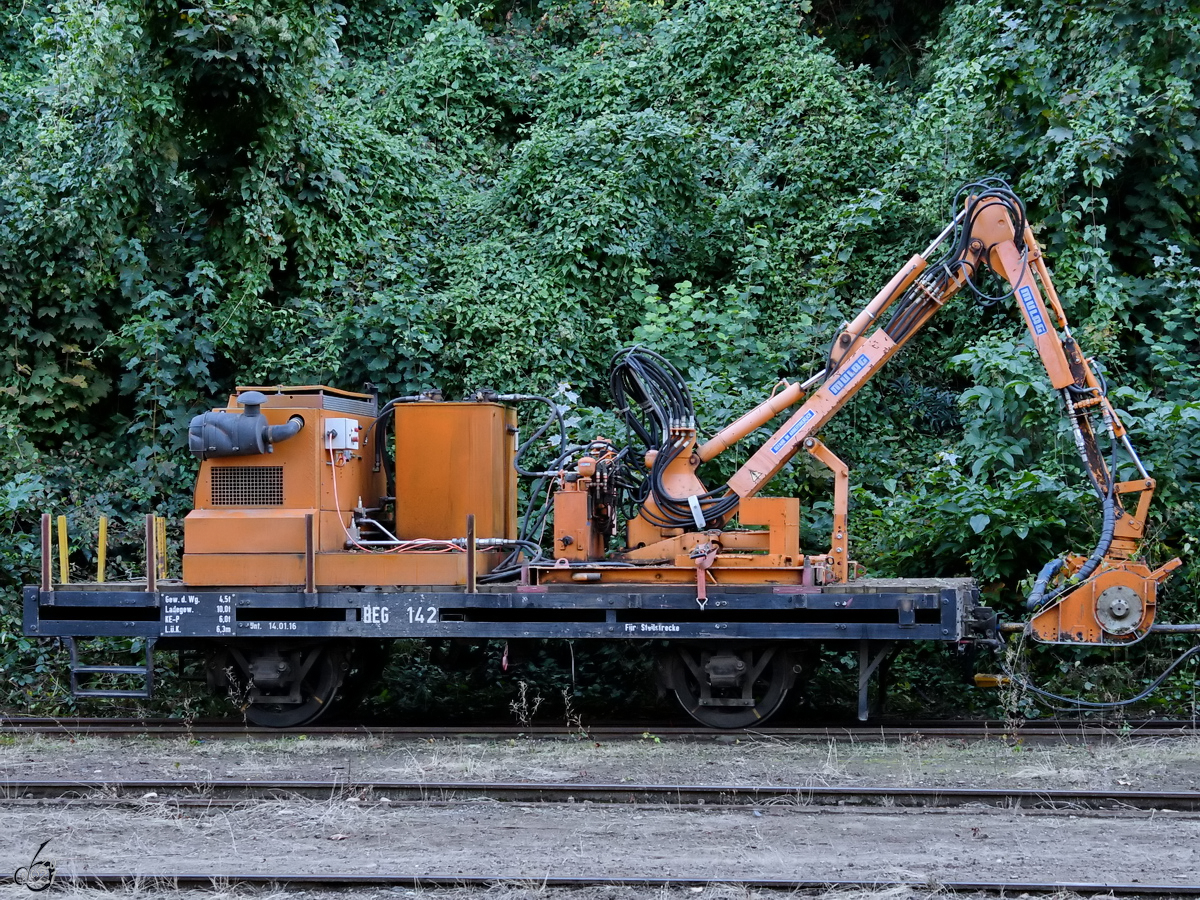 Der Kleinwagenanhänger BEG 142 war Anfang Oktober 2021 in Brohl-Lützing zu sehen.