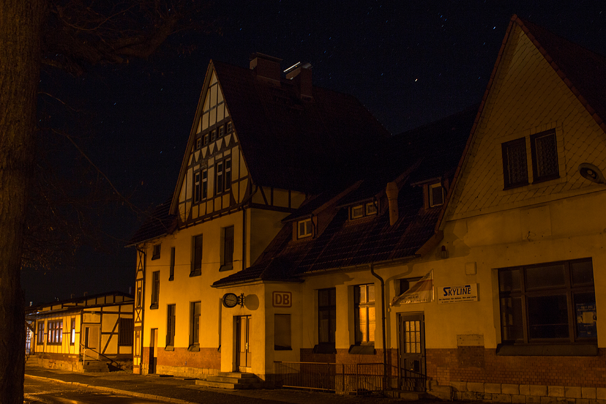 Der längst vergessene Bahnhof Vacha am Abend des 25.12.14 von der anderen Ansicht.