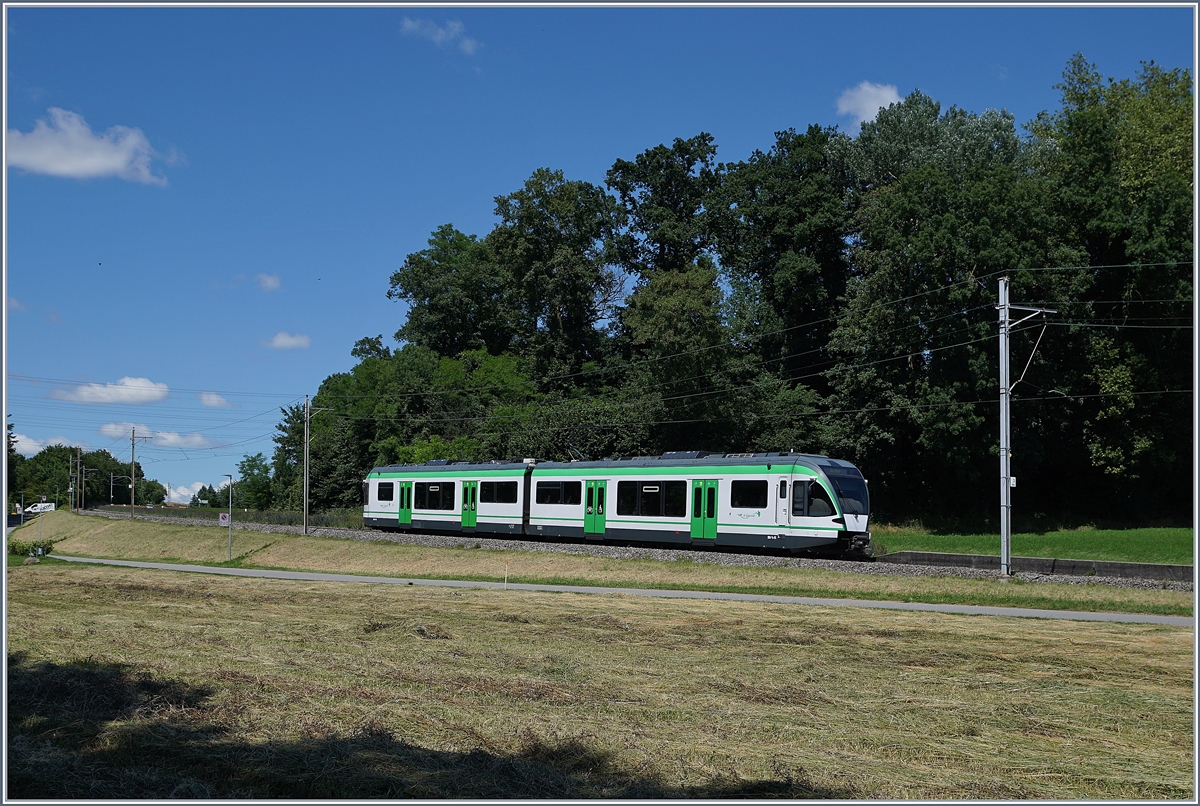 Der LEB RBe 4/8 46 ist als Regionalzug 143 bei Jouxtens-Mézery auf dem Weg nach Bercher

22. Juni 2020