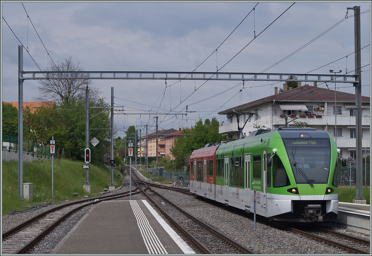 Der LEB RBe 4/8 N° 41 erreicht Cheseaux.
25. April 2014