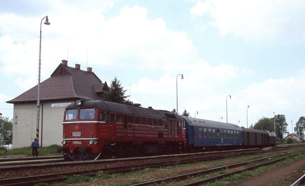 Der Lschzug mit T 6791370 ist nach erfolgreichem Lscheinsatz
am 19.5.2004 im Bahnhof Horna Stubna angekommen.