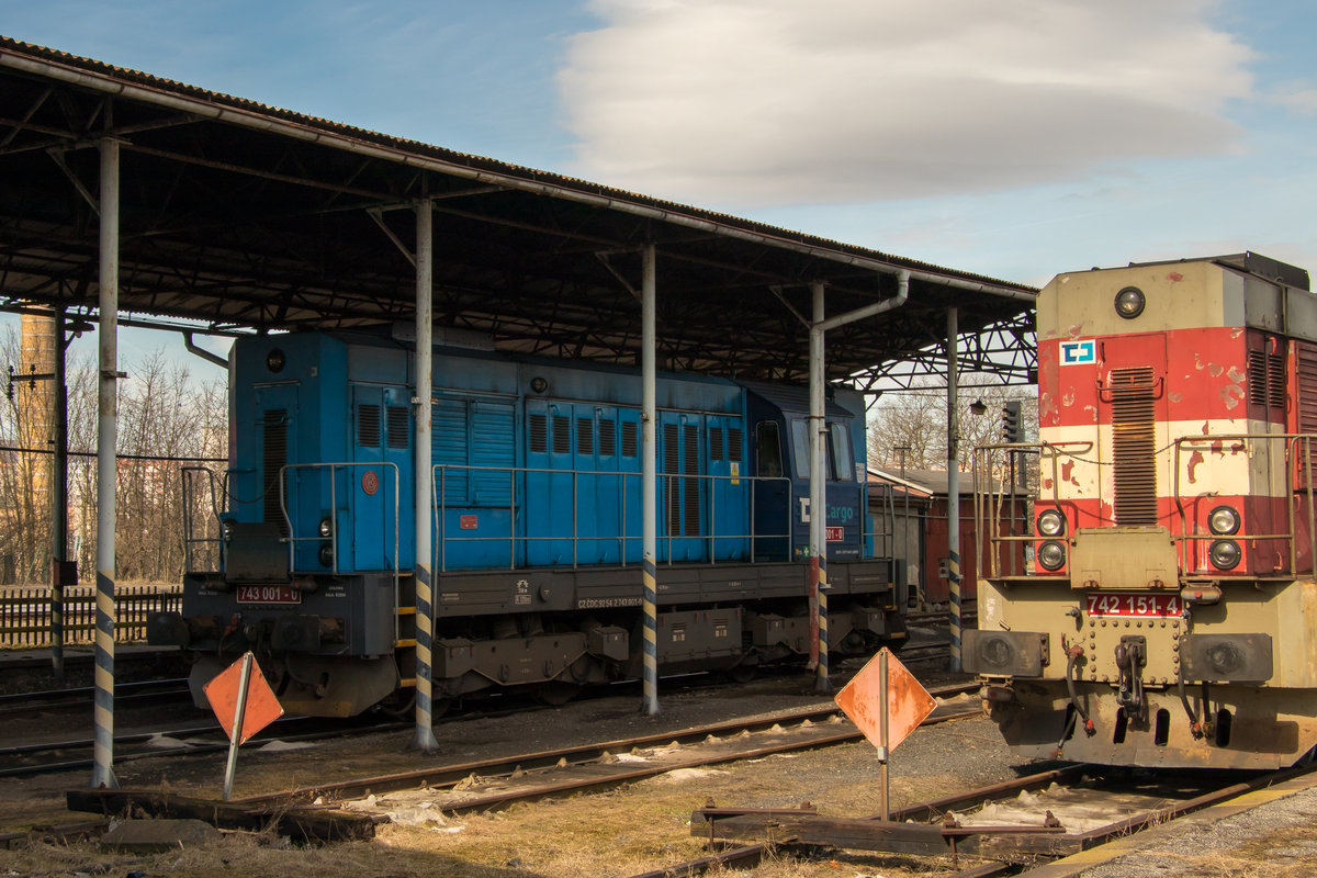 Der  Lokschuppen  im Bahnhof Liberec. CD 743 001-0 hat den Platz für sich. Aufgenommen am 3. April 2018. 