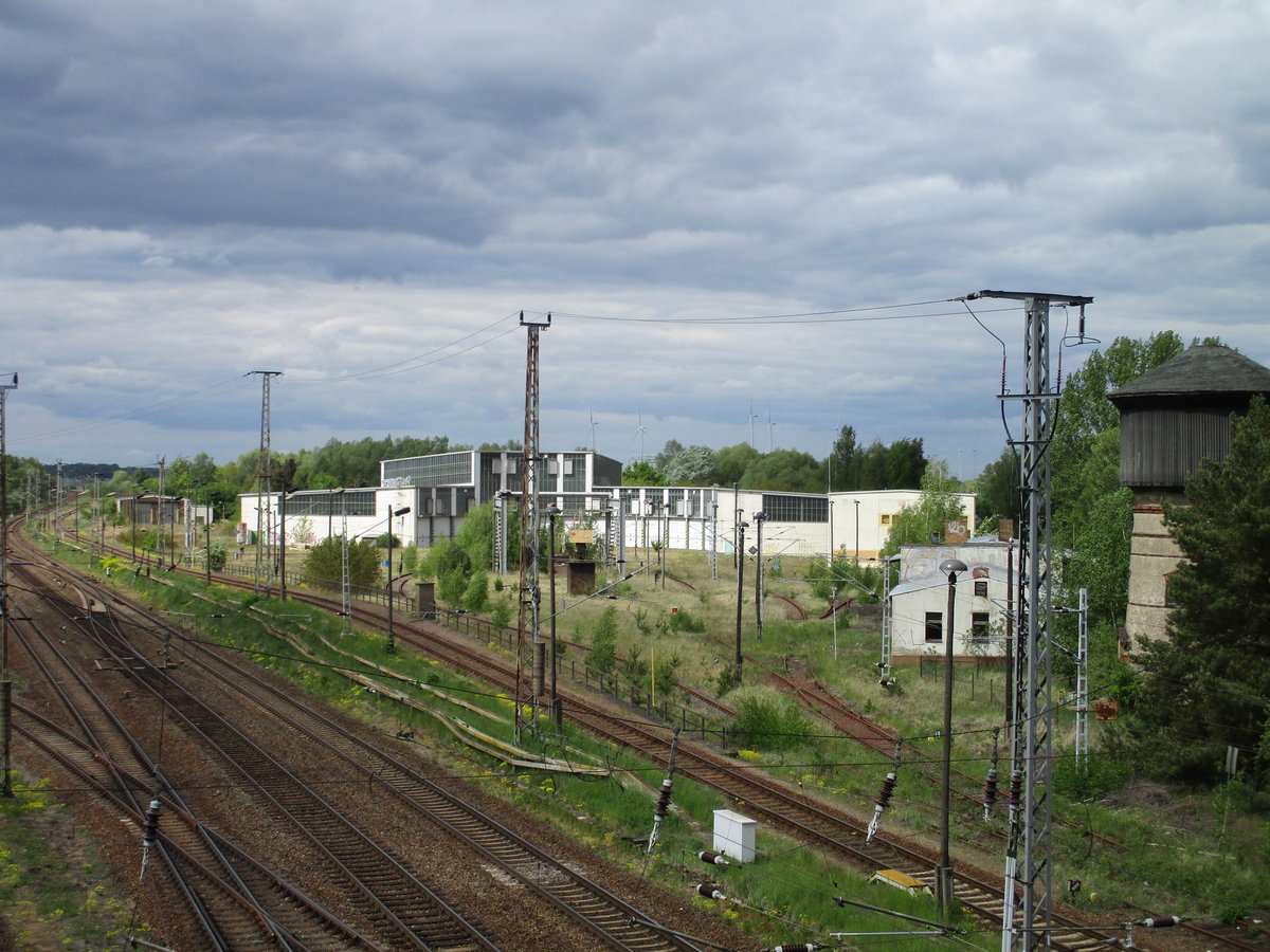 Der Lokschuppen vom ehemaligen Bw Angermünde.Aufnahme vom 16.Mai 2020 von einer Straßenbrücke aus.