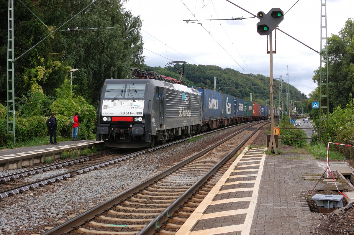 Der Meik 189 099 kommt mit 'nem Kastelzug durch Leubsdorf am Rhein in Richtung Linz gefahren. 14.9.2013
