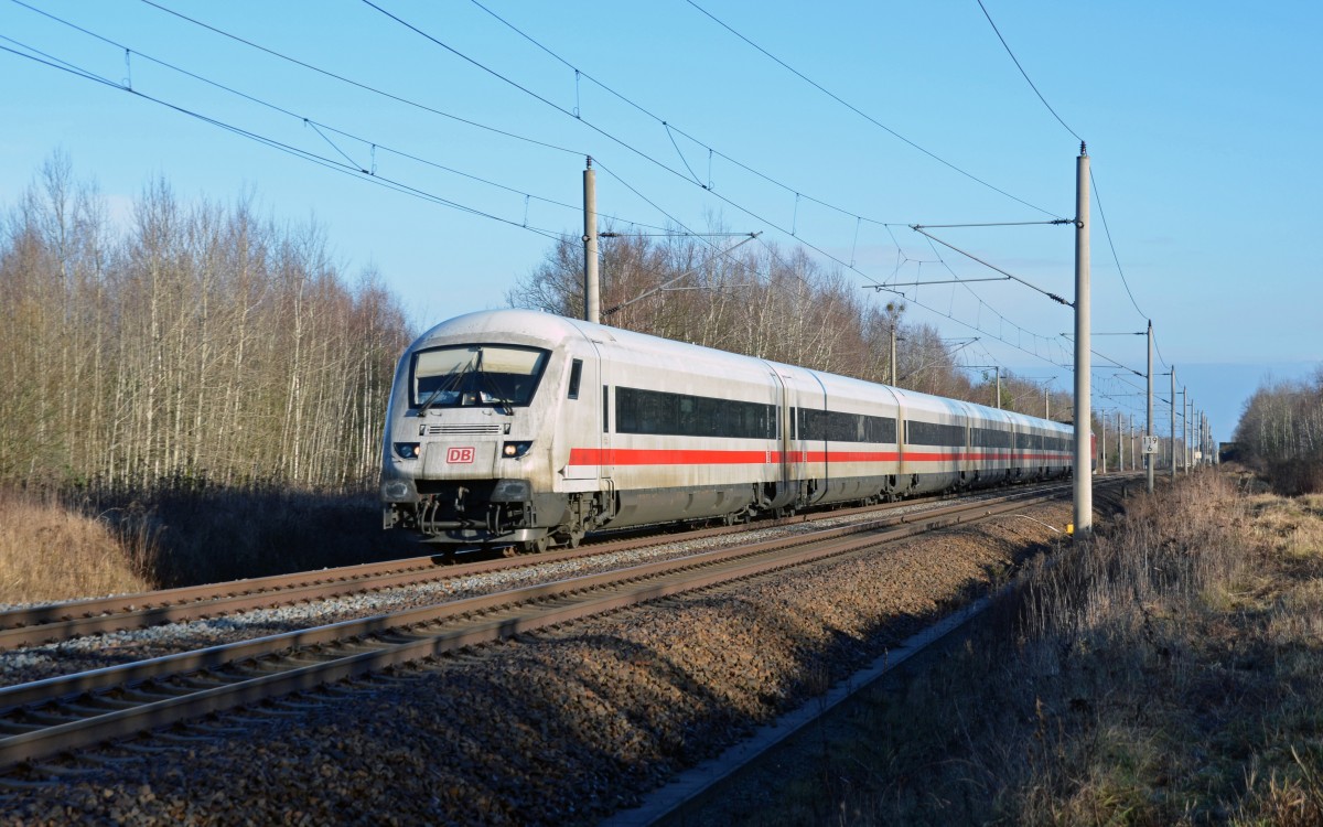 Der MET 1009 durchfährt auf seiner Fahrt von Berlin nach München am 29.12.13 Burgkemnitz Richtung Leipzig.