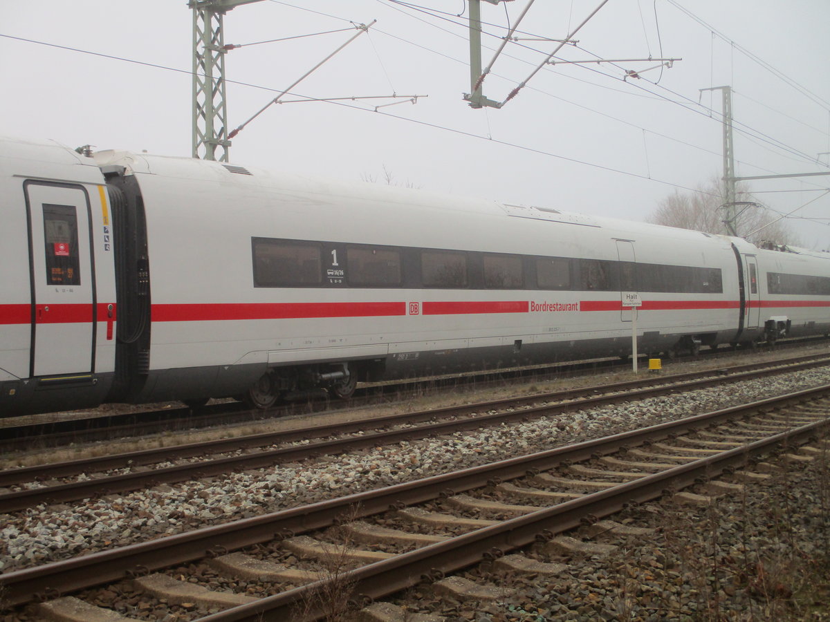Der Mittelwagen 8812 205 stand,am 02.März 2021,in Bergen/Rügen.