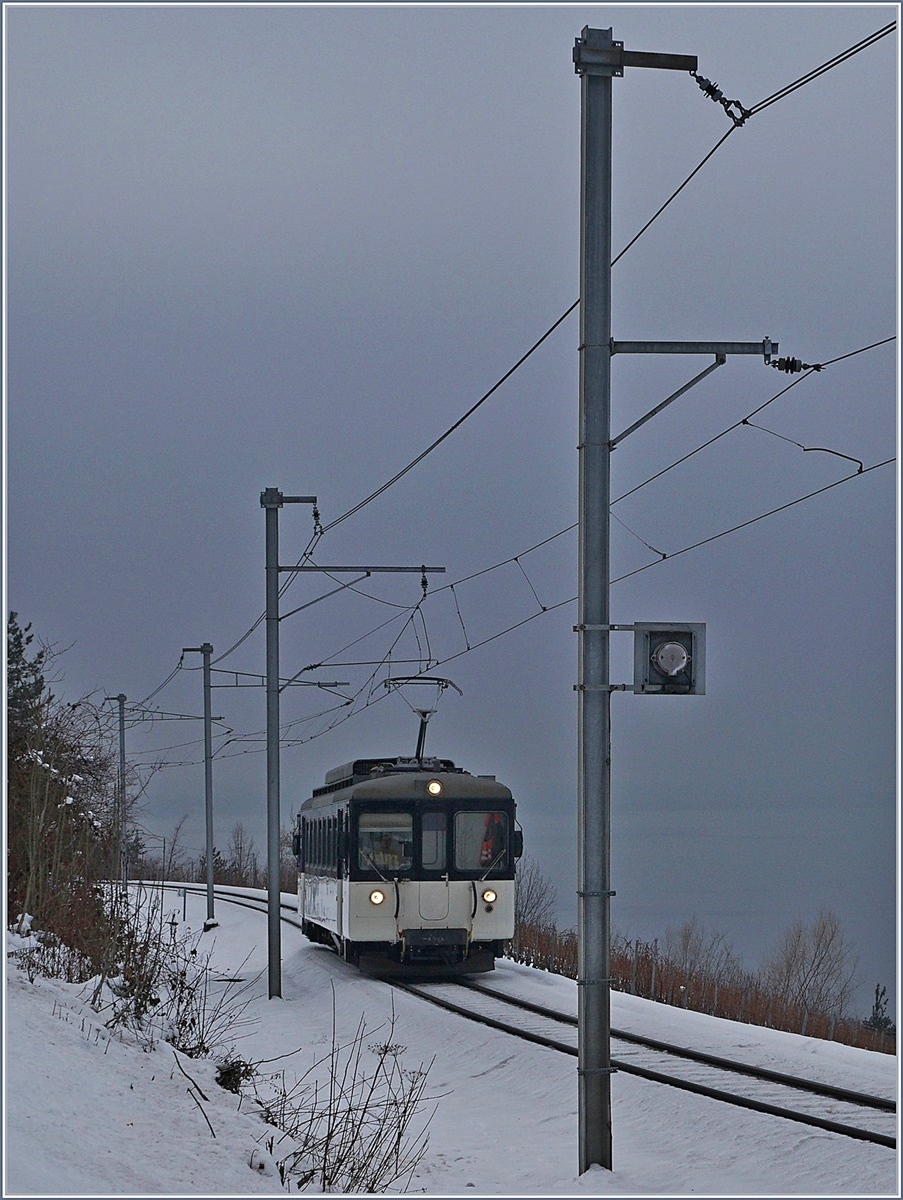 der MOB Be 4/4 1006 (ex Bipperlisi ) auf der Fahrt von Montreux nach Fontanivent kurz vor Planchamp. 
23. Jan. 2017