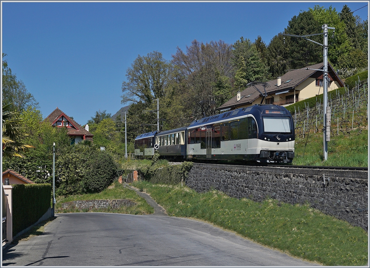 Der MOB Belle Epoque 2224 auf seiner Fahrt von Montreux nach Zweisimmen kurz nach Planchamp.

14. April 2020