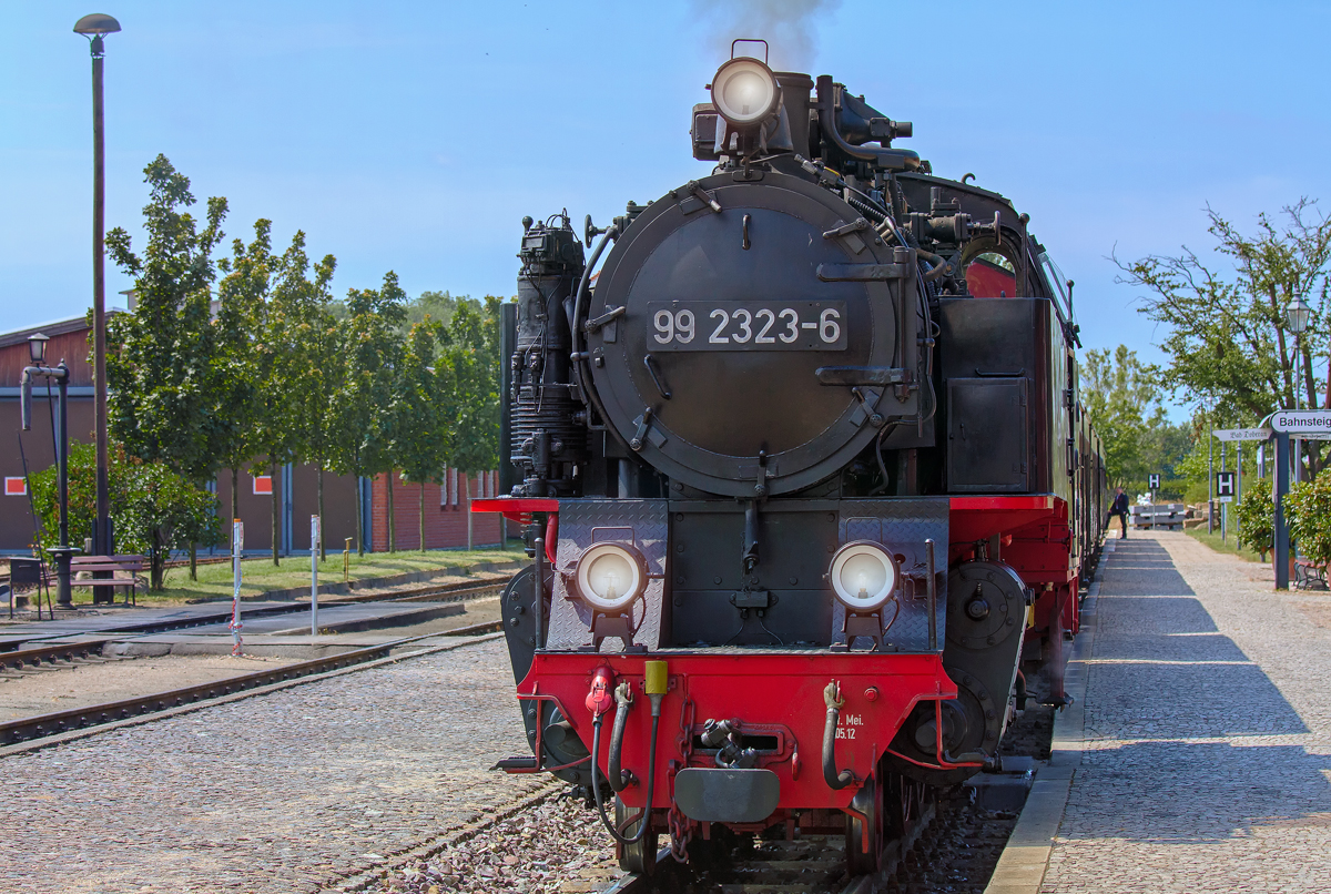 Der Molli auf dem Bahnhof K�hlungsborn West. - 04.07.2012