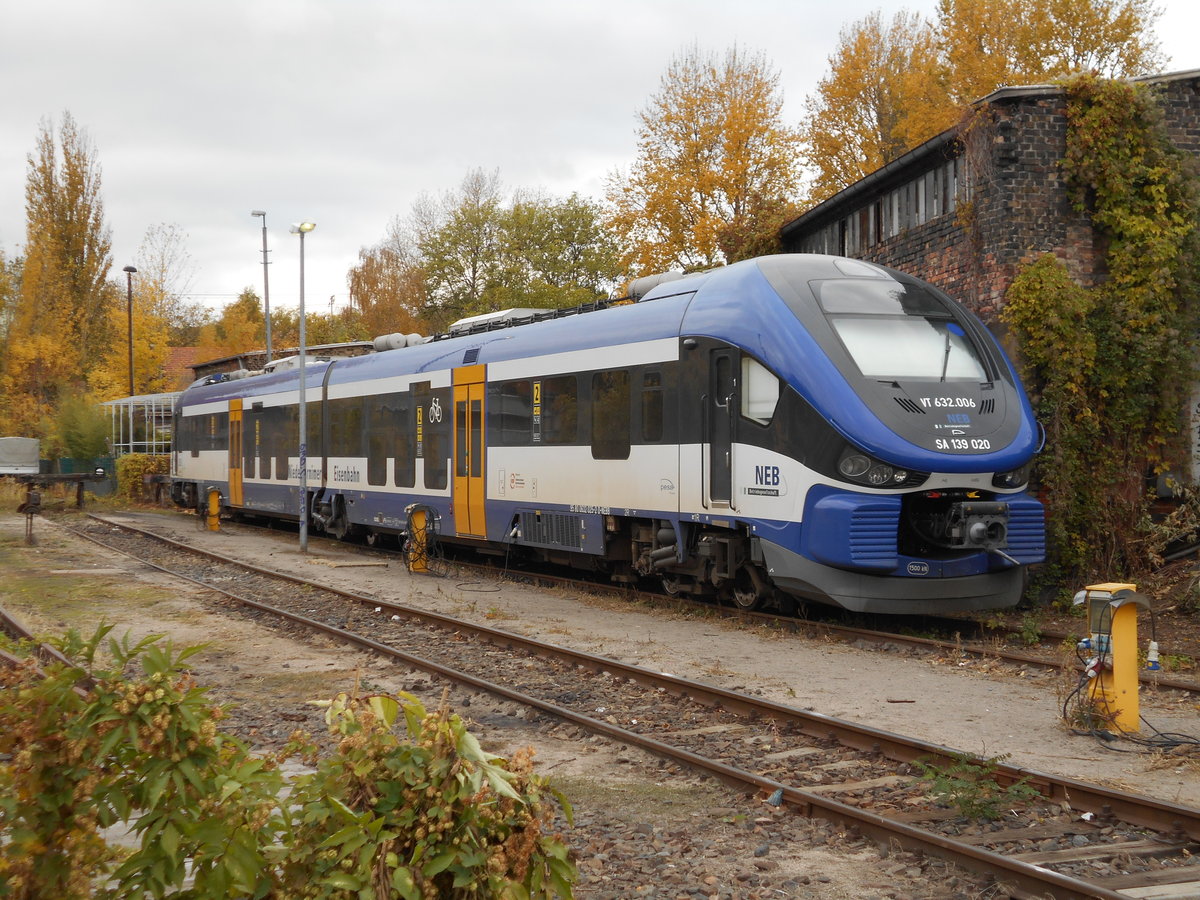 Der NEB VT632 006 wartete,am 27.Oktober 2018,in Berlin Lichtenberg auf neue Aufgaben.