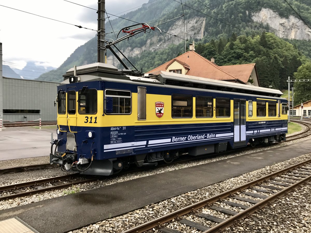 Der neu revidierte ABeh 4/4 II 311  Grindelwald  am 14.6.17 beim Bhf Zweilütschinen abgestellt.