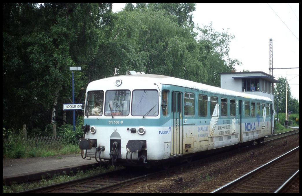 Der NOKIA Triebwagen 515556 hält hier am 26.5.1995 von Wanne Eickel kommend im Haltepunkt Bochum - Nokia!