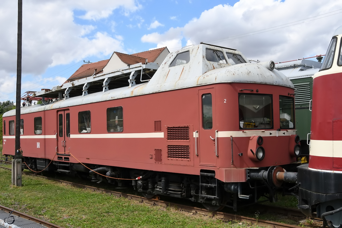 Der Oberleitungs-Revisions-Triebwagen ORT 137 711 Mitte August 2018 im Eisenbahnmuseum Weimar.