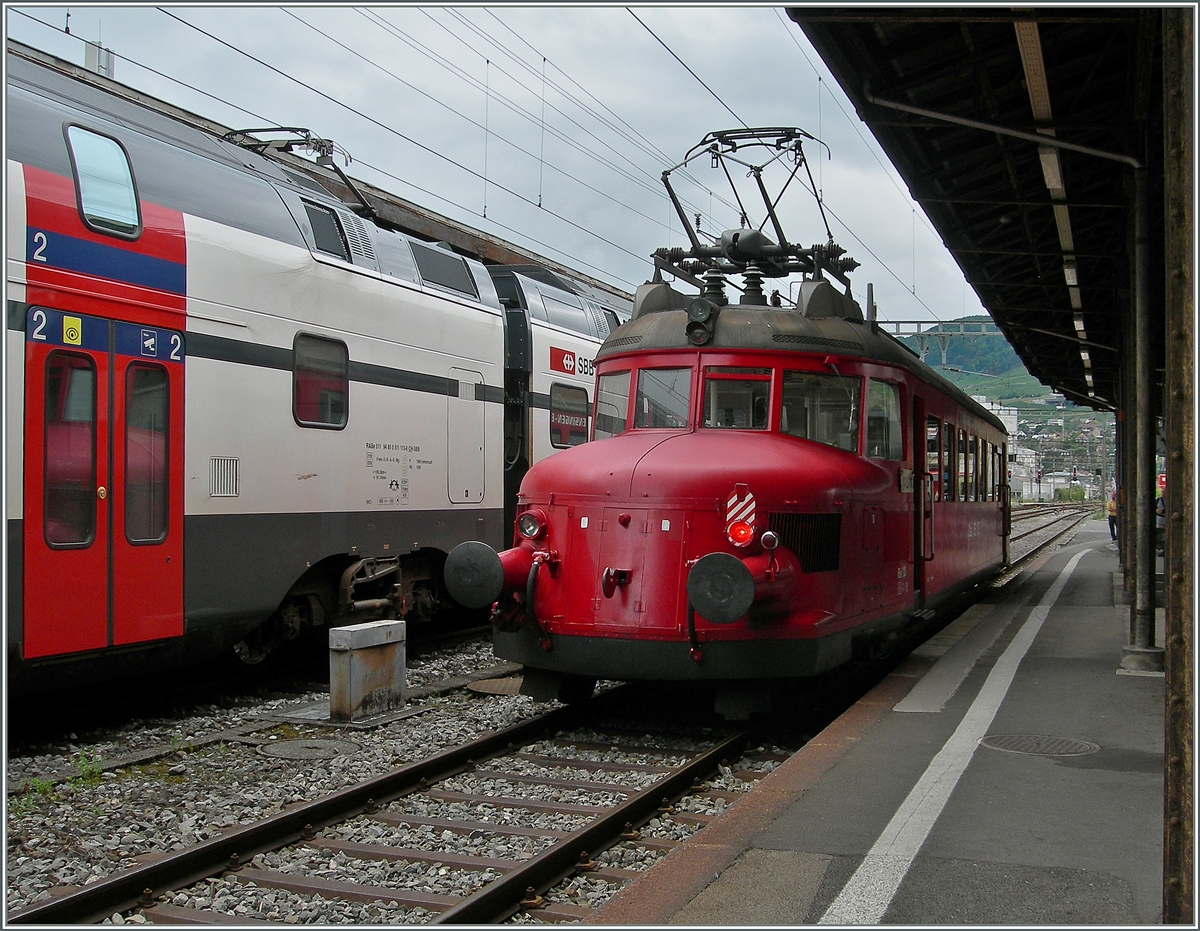 Der OeBB RAe 2/4 202 auf einer Ausflugsfahrt in Vevey.
16. Ausut 2015