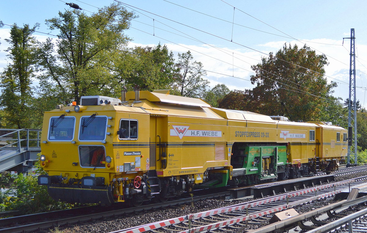 Der P&T STOPFEXPRESS 09-3X der Fa. H.F. WIEBE (D-HFW 99 80 9121 012-5) am 24.09.18 Berlin-Karow Richtung Bernau.