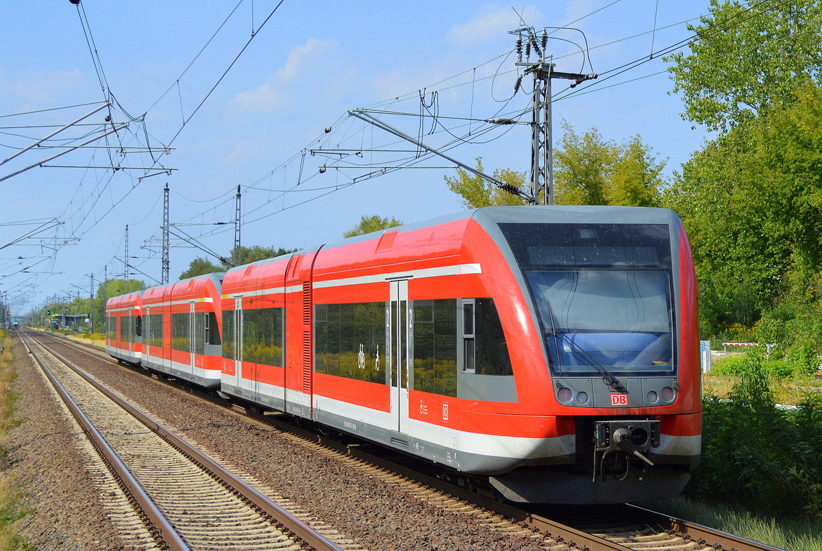Der RB66 nach Szczecin Główny in Polen verkehrt Nachmittags wegen hoher Fahrgastzahlen im Moment gleich mit drei aneinander gekuppelten Stadler GTW Triebzügen hier am 23.08.18 Durchfahrt Bf. Berlin-Hohenschönhausen- 