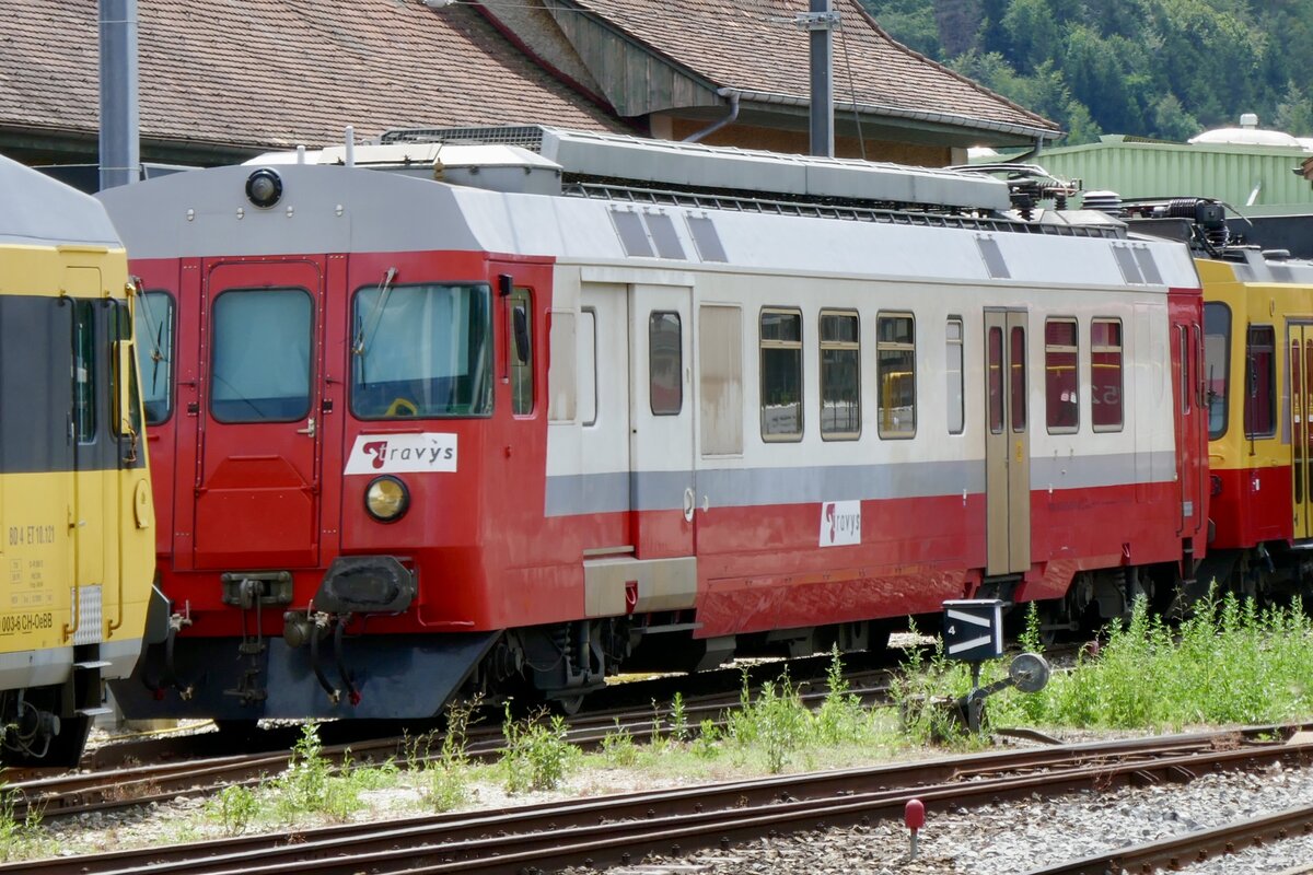 Der RBDe 567 174 der OeBB ex. Travys am 16.7.23 beim Bahnhof Balsthal abgestellt.