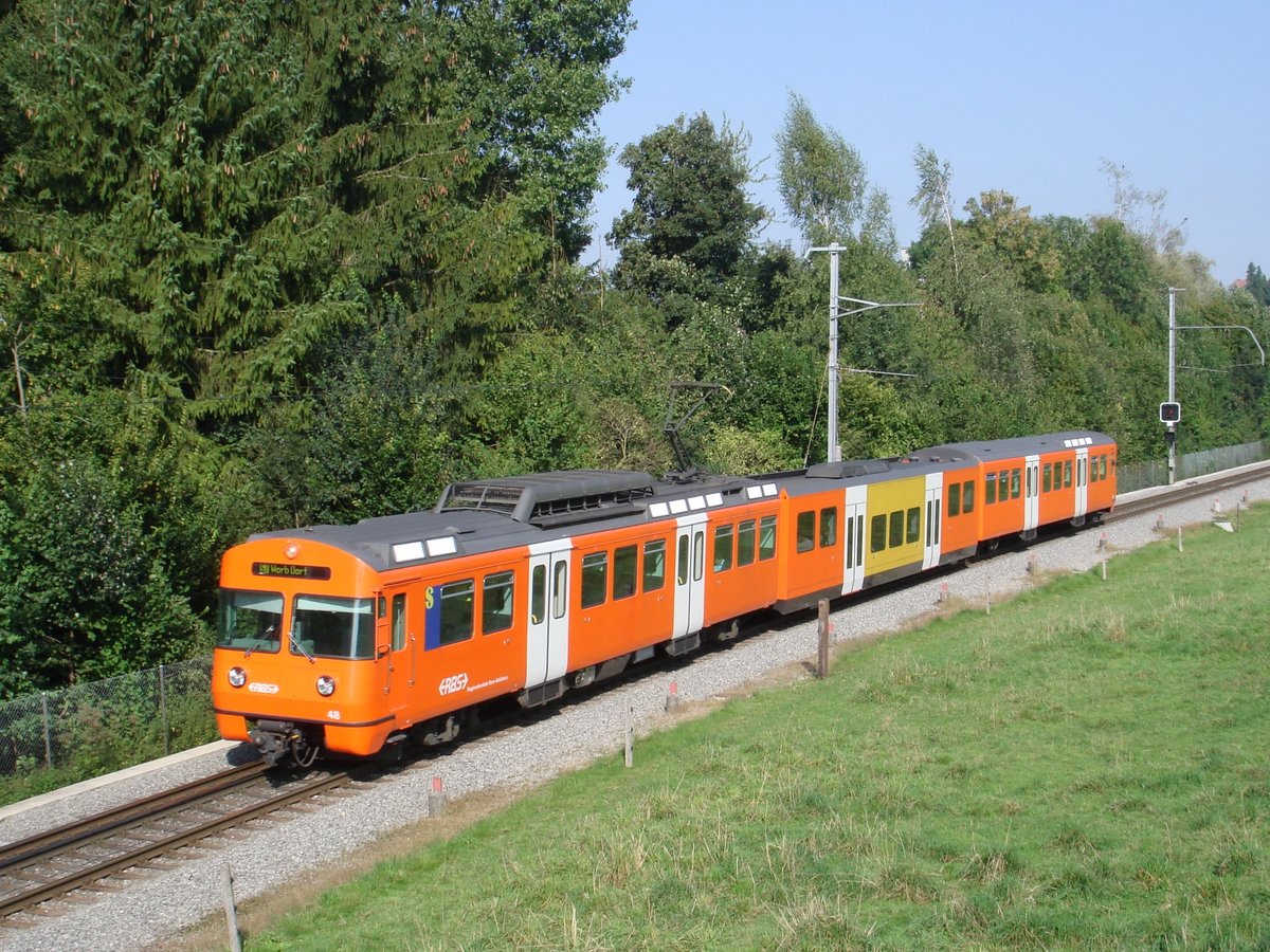 Der RBS-Be 4/12 48 am 31. August 2007 auf der Linie S7 zwischen Bolligen und Bolligen B.