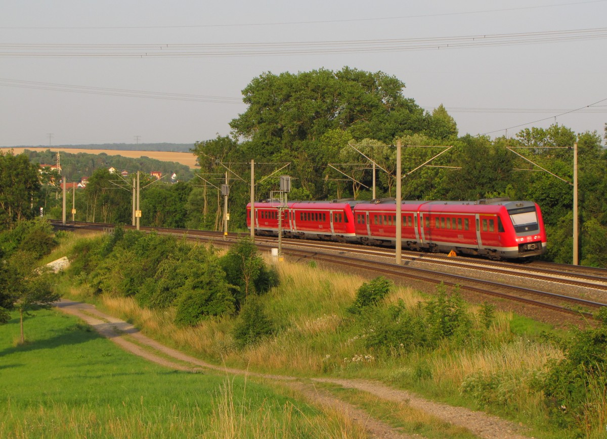 Der RE 82807 von Bad Langensalza nach Erfurt Hbf, am 17.07.2015 bei Erfurt Bischleben.