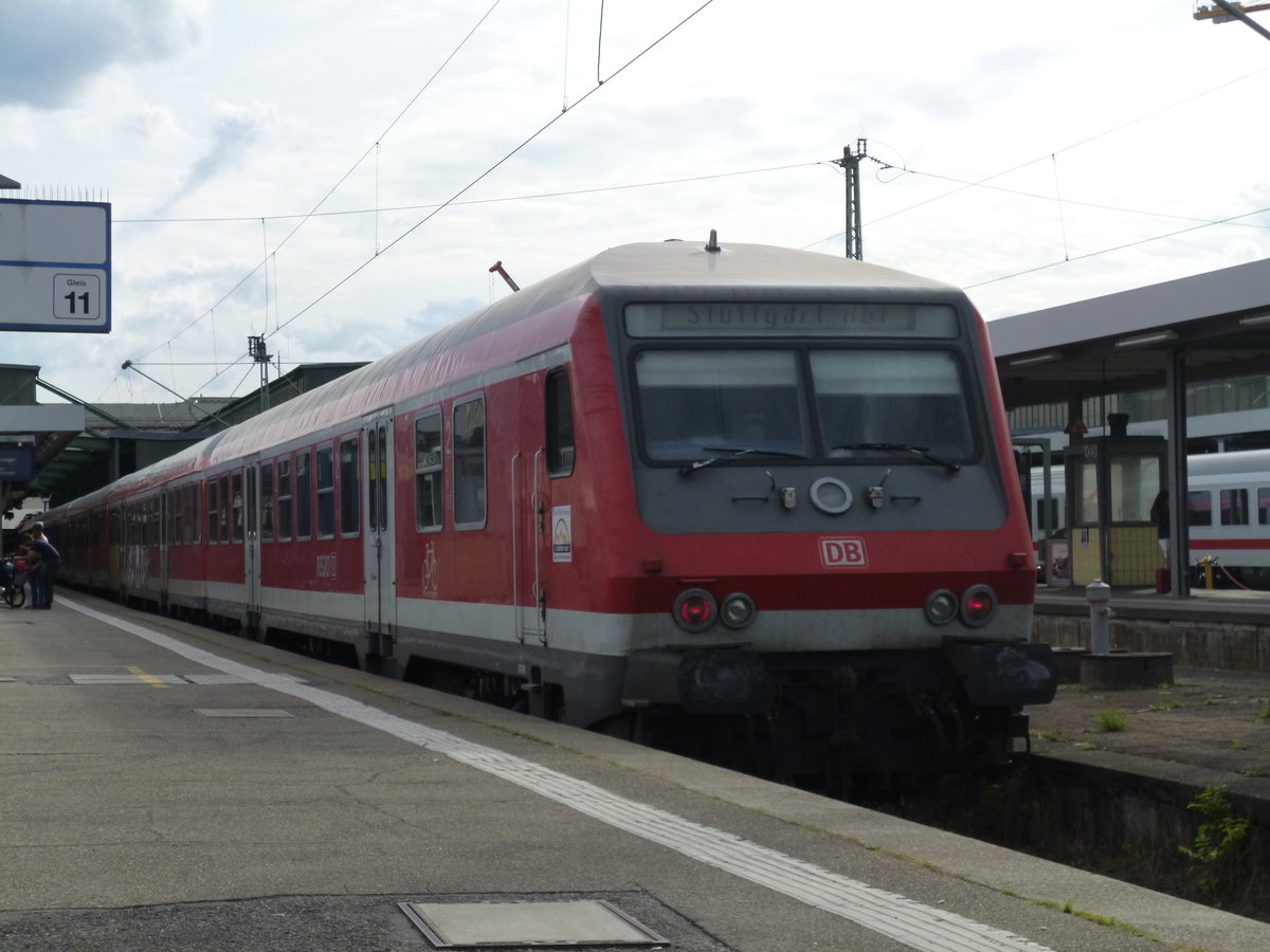 Der RE aus Nürnberg am 11.08.2016 in Stuttgart 