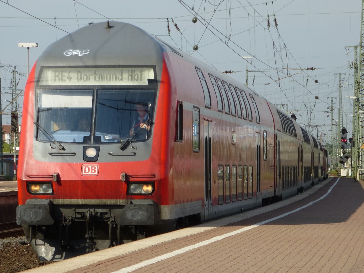 Der RE4 erreicht hier Dortmund Hbf, seinen Endbahnhof.

21.08.2013.
