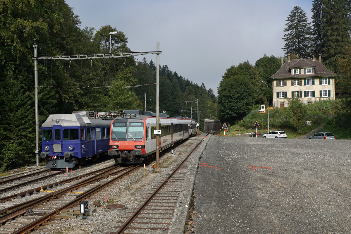 Der Regio Solothurn-Moutier in Gänsbrunnen am 11. September 2020 anlässlich einer Begegnung mit dem ABe 526 290-2, ehemals SOB, vom Verein Tunnelkino.
Foto: Walter Ruetsch