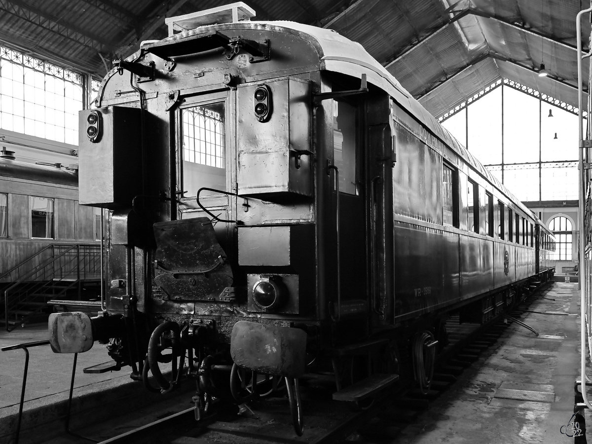 Der Restaurantwagen WR-3569 wurde 1930 bei der Sociedad Española de Construcción Naval hergestellt. (Eisenbahnmuseum Madrid, November 2022)