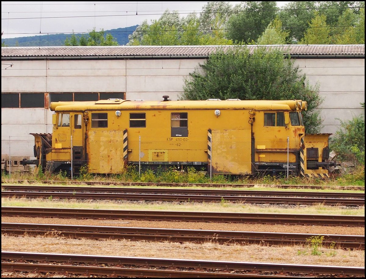 Der Schneepflug KSP 411S 03-62 in HBf. Klatovy am 6.7.2017.