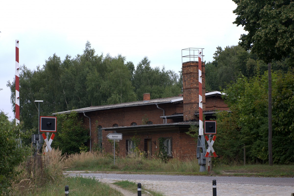 Der schon lange nicht mehr  genutzte Lokschuppen in Malchow (Mecklenburg) 
31.08.2013 15::38 Uhr