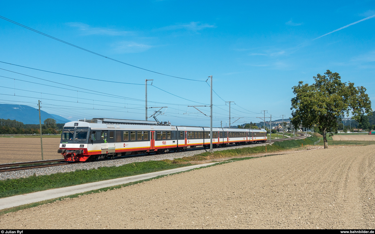 Der seit zwei Jahren nicht mehr eingesetze TransN RBDe 567 317 wurde an eine Privatperson verkauft und am 8. September 2018 von Fleurier nach Koblenz überführt. Hier bei Ependes.