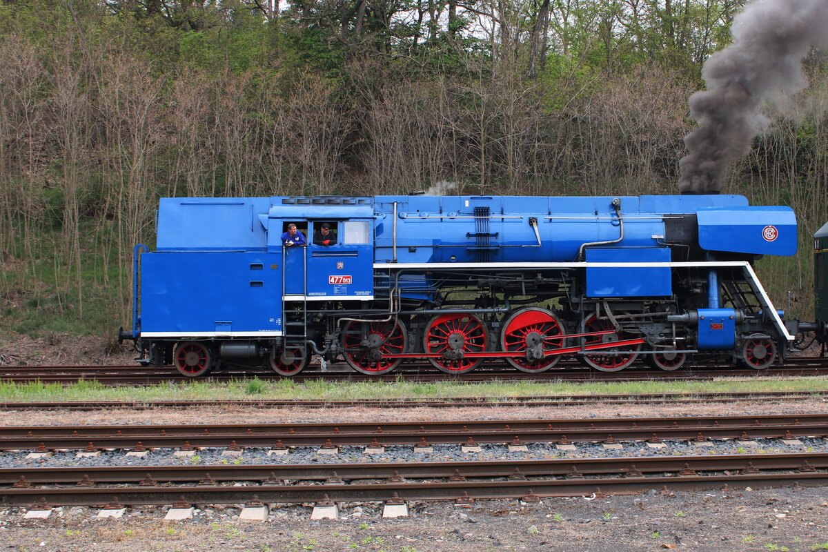 Der Slowakenpapegaiu 477 013 war am 11 Mai 2024 Gast ins EM Luzna u Rakovnika.