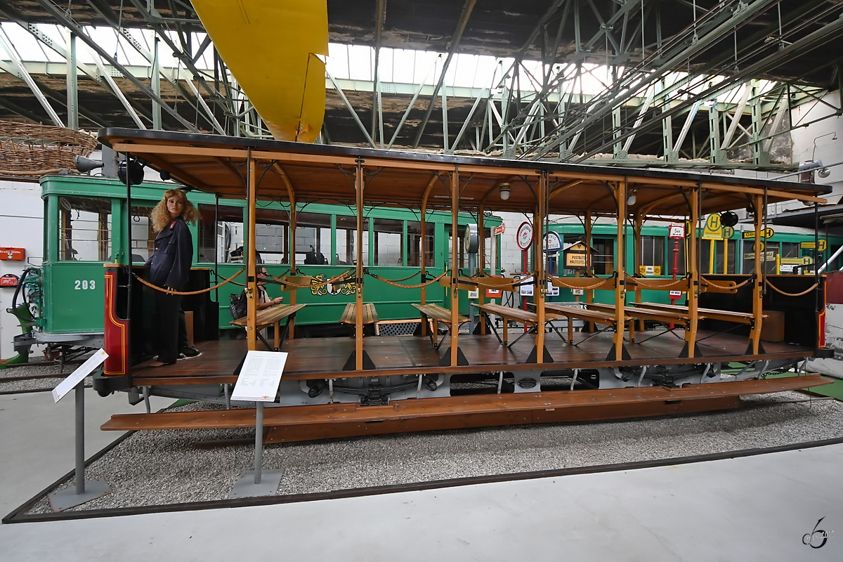 Der Sommerbeiwagen 101 stammt aus dem Jahr 1926 und ist hier Anfang September 2019 im Historama Ferlach zu sehen.