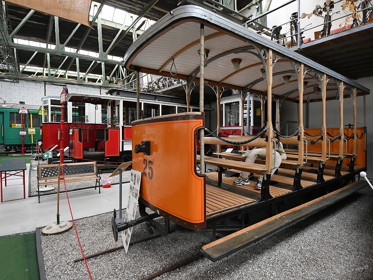 Der Sommerbeiwagen 25 stammt aus dem Jahr 1910 und ist im Historama Ferlach ausgestellt. (September 2019)