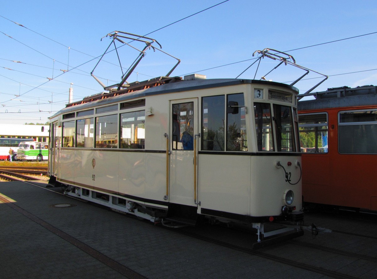 Der Sonderwagen EVAG 92 beim Tag der offenen Tr, am 28.09.2013 im Betriebshof am Urbicher Kreuz. Gebaut 1938, Typ T2D.