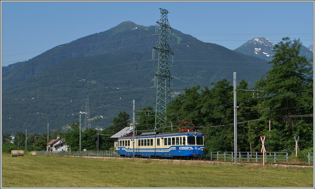 Der SSIF ABe 8/8 N° 22  Ticinio kurz nach Masera au der Fahrt Richtung Domodossola.
10. Juni 2014