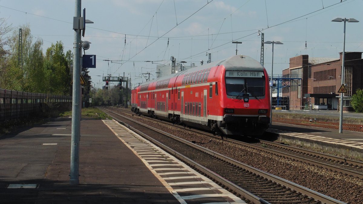 Der Steuerwagen der DB am RB 27 (Koblenz - Mönchengladbach) bei der Ausfahrt aus Königswinter in Richtung Köln, DEN 01.05.2016