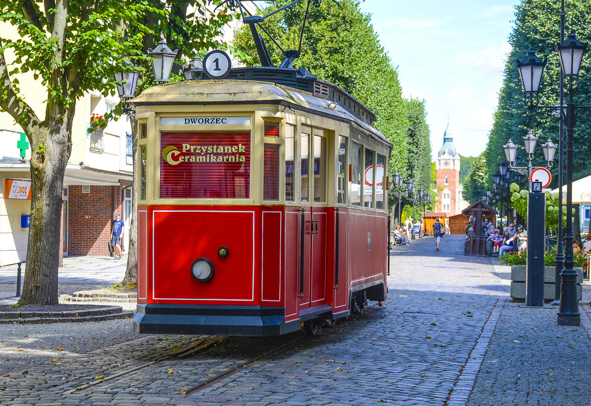 Der Straßenbahnbetrieb in der polnischen Stadt Słupsk (deutsch Stolp) 1959 eingestellt. Beim Neuen Tor ist ein Denkmal für die Straßenbahn zu sehen. Aufnahme: 20. August 2020.