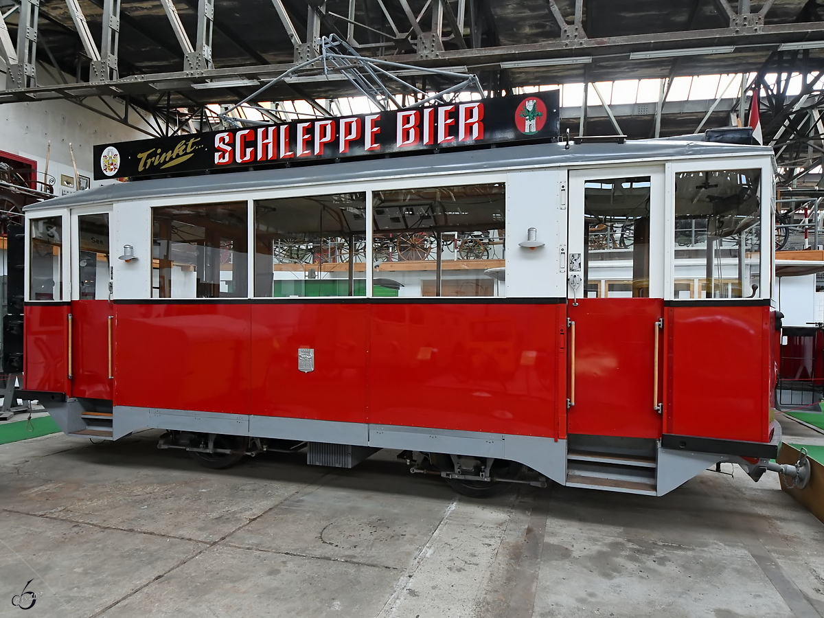 Der Straßenbahnwagen 10, auch  Würfelwagen  genannt, wurde 1911 in der Grazer Waggon Fabrik gebaut. (Historama Ferlach, September 2019)
