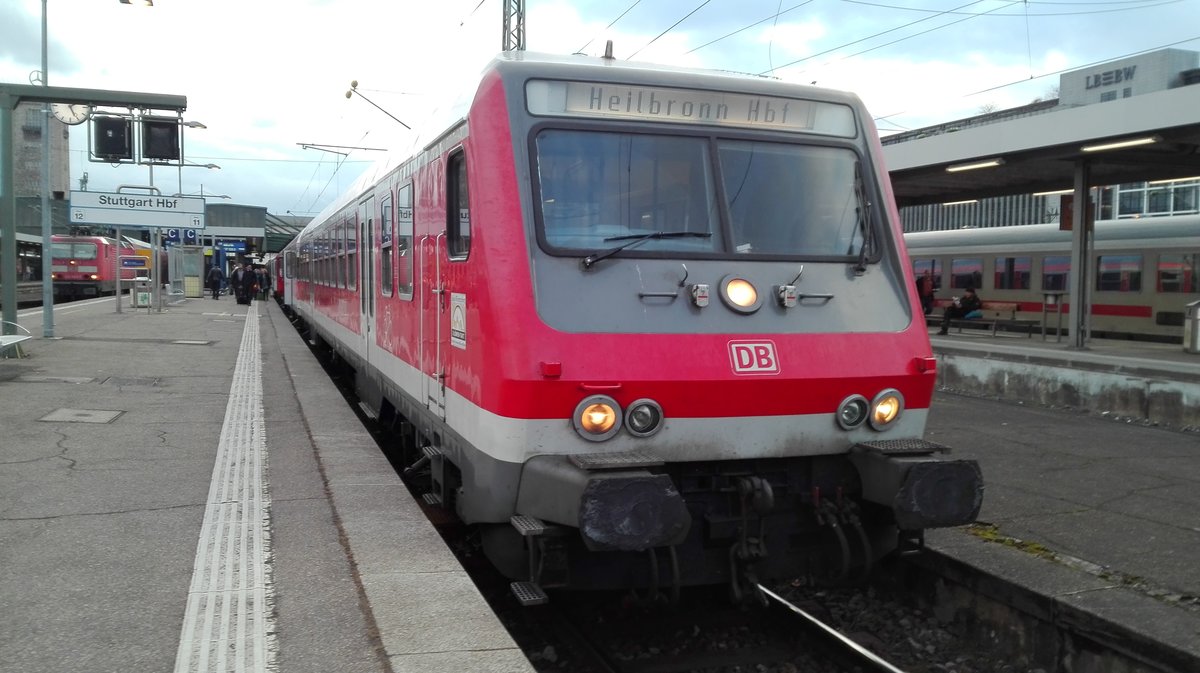 Der Stuttgarter Prototyp 50 80 80-34 000-5 Bnrdzf 480.0 war am 17.02.2017 in der RB Stuttgart-Heilbronn eingereit. Er besitzt das Hannover Desing mit DBM Sitzen, durchgängige Übersetzfenster, sowie Schwenkschiebetüren.