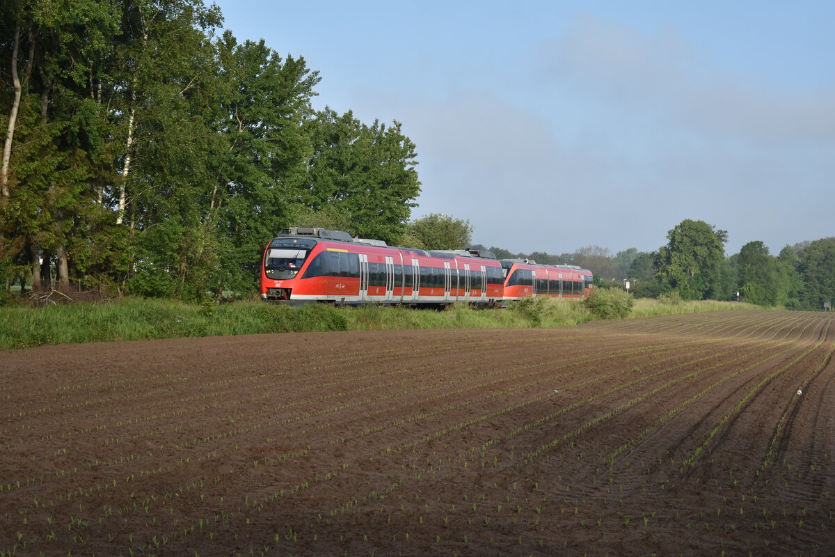Der Talent 644 521 und eine Talent 643 071 als RB 14989 von Gronau nach Münster.
31.05.23