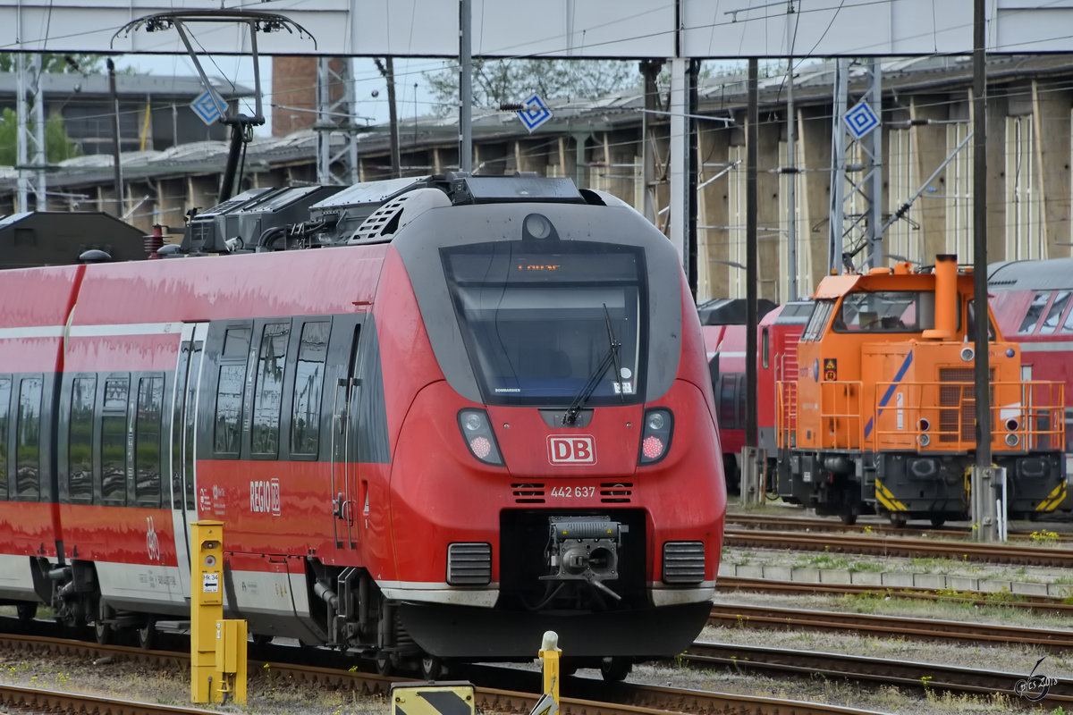 Der Talent-Triebzug 442 637 auf dem Gelände der DB-Regio-Werkstatt in Berlin-Lichtenberg. (April 2018)