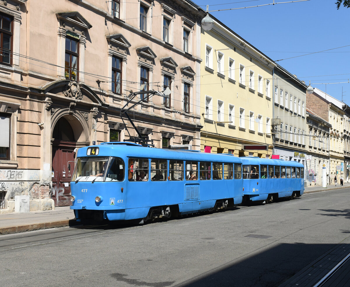 Der Tatra T4YU Triebwagen 477 war am 14. August 2023 gemeinsam mit dem Beiwagen 857 auf der Linie 4 eingeteilt, und wurde dabei von mir als Kurs 0407 auf dem Weg von Dubec nach Savski Most auf der Draškovićeva fotografiert, nächster Halt Klinika za traumatologiju.