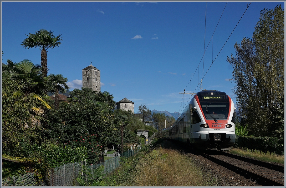 Der TILO FLIRT 524 106 erreicht in Kürze sein Ziel Locarno und ist bereits für die Rückfahrt nach als S20 nach Castione Arberdo angeschrieben.
19. Sept. 2016