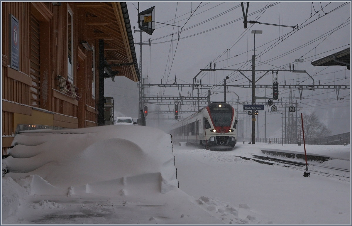 Der TILO RABe 524 103 erreicht als RE 4321 nach Lugano Göschenen.
5. Jan. 2017