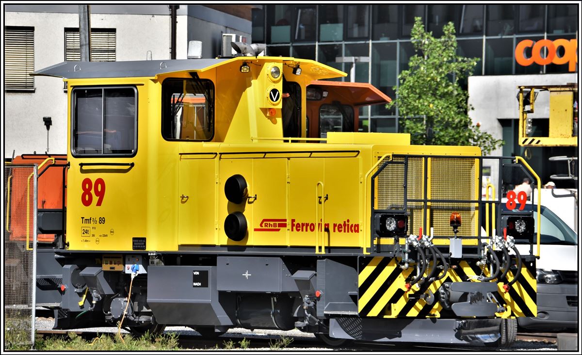 Der Tm 2/2 89 ist der zweite umgebaute Tm der RhB und jetzt in gelb. Landquart (09.09.2019)