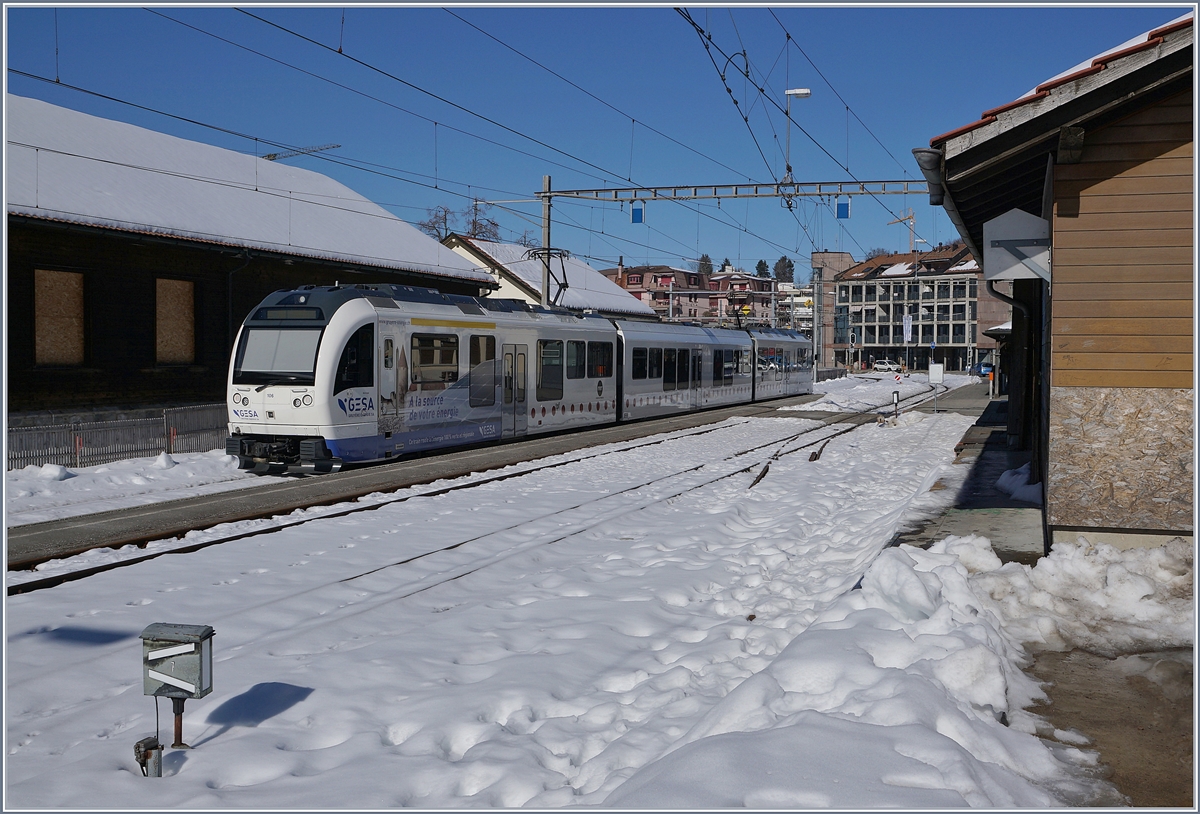 Der TPF SURF ABe 2/4, B, Be 2/4 106 in Châtel St-Denis. 

15. Feb. 2019